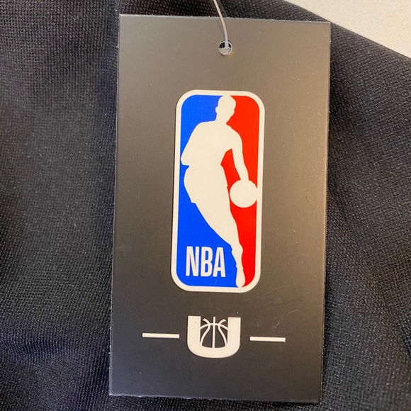 ❌❌SOLD❌❌ ⭐️NBA Houston Rockets Jacket - Picture 2 of 5